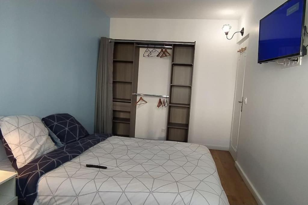 Parisian Cosy Flat With Balcony Apartment อาร์ฌ็องเตย ภายนอก รูปภาพ