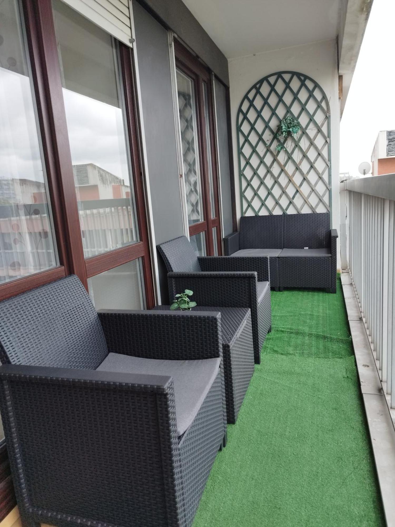 Parisian Cosy Flat With Balcony Apartment อาร์ฌ็องเตย ภายนอก รูปภาพ